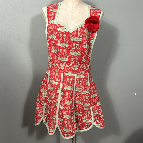Vintage Teal and Red Floral Criss Cross Back Apron - Picture 10 of 10